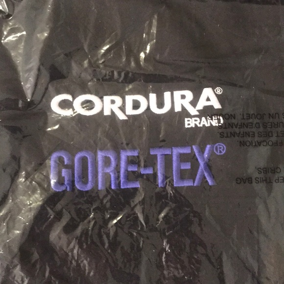 (Sold-730)Supreme TNF Jacket size Large - Picture 2 of 3